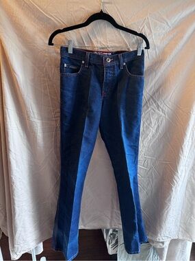 Classic Dark Blue Straight-Leg Jeans — Women's Mid-Rise